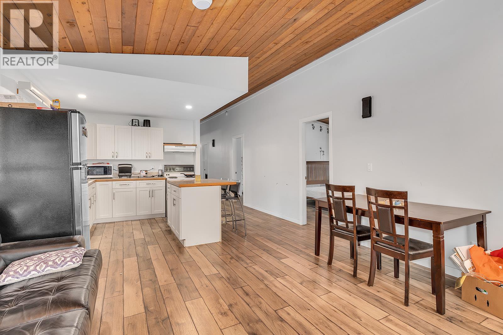 Picture for 154 Applebrooke  Crescent https://www.cirrealty.ca/reb/bc/9/10365739_24.jpg