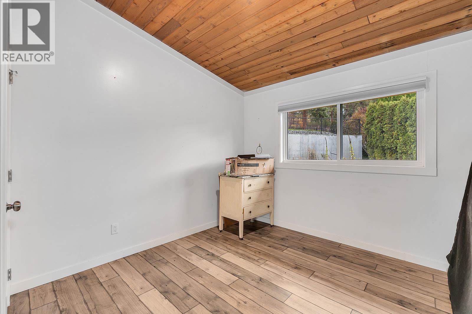 Picture for 154 Applebrooke  Crescent https://www.cirrealty.ca/reb/bc/9/10365739_29.jpg