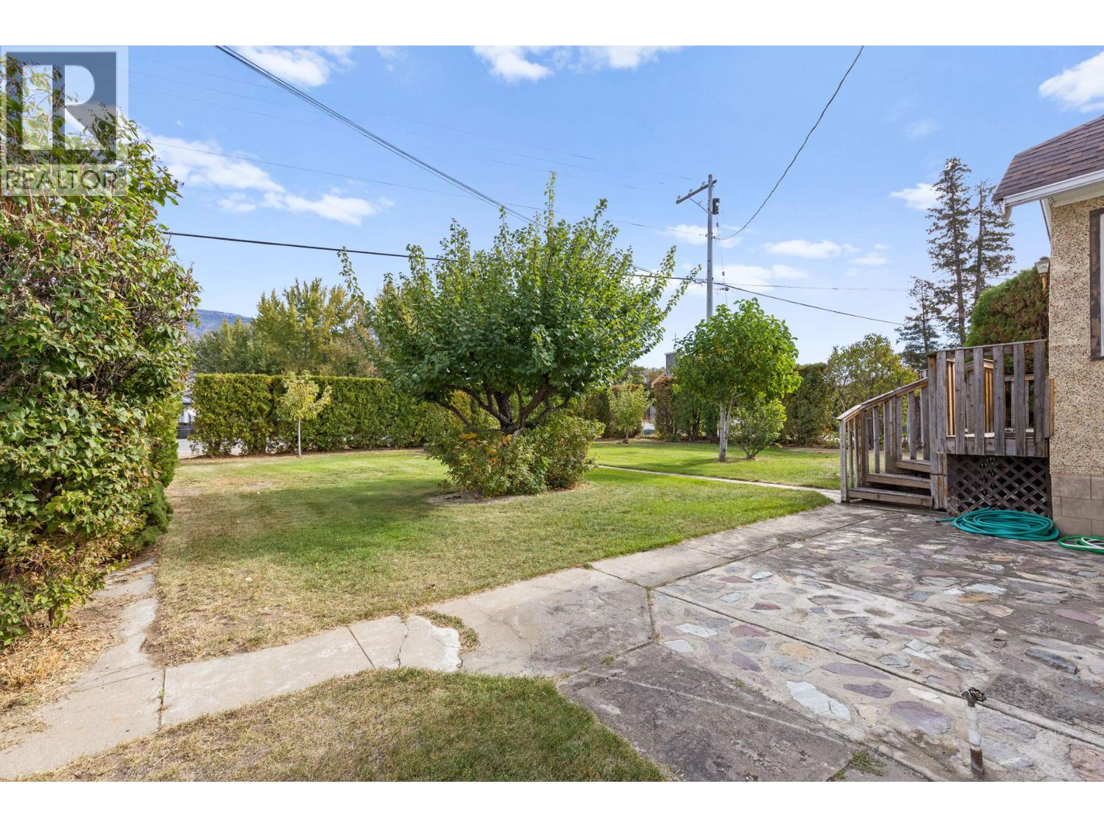 Picture for 7612 97th  Street https://www.cirrealty.ca/reb/bc/9/10365929_13.jpg