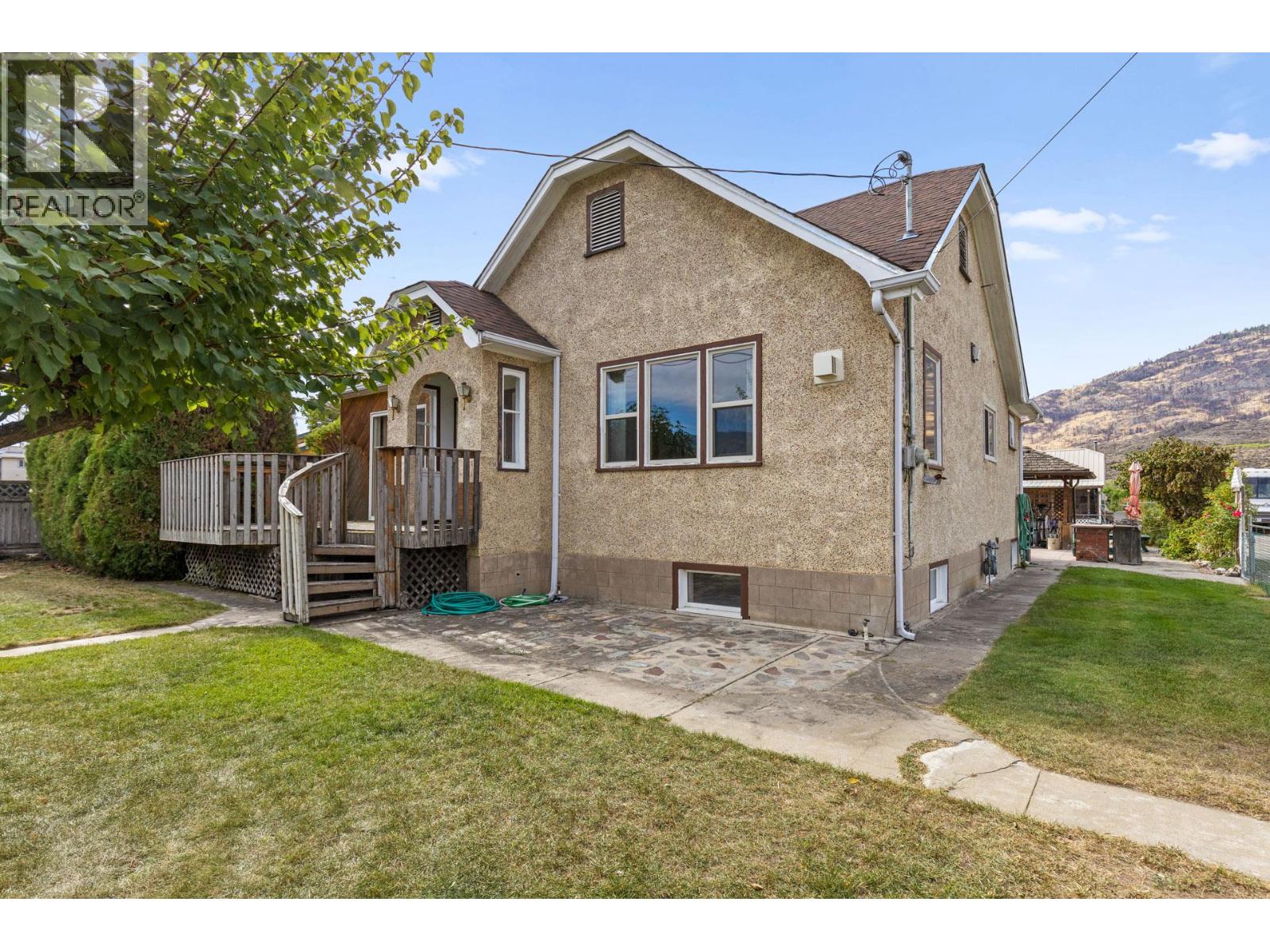 Picture for 7612 97th  Street https://www.cirrealty.ca/reb/bc/9/10365929_14.jpg