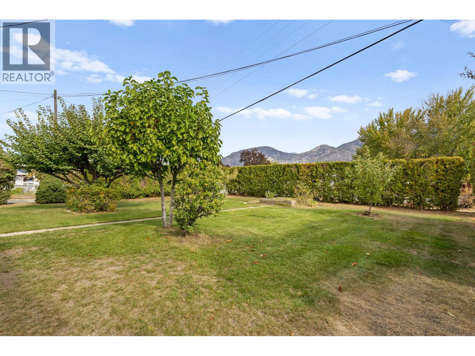 Picture for 7612 97th  Street https://www.cirrealty.ca/reb/bc/9/10365929_15.jpg