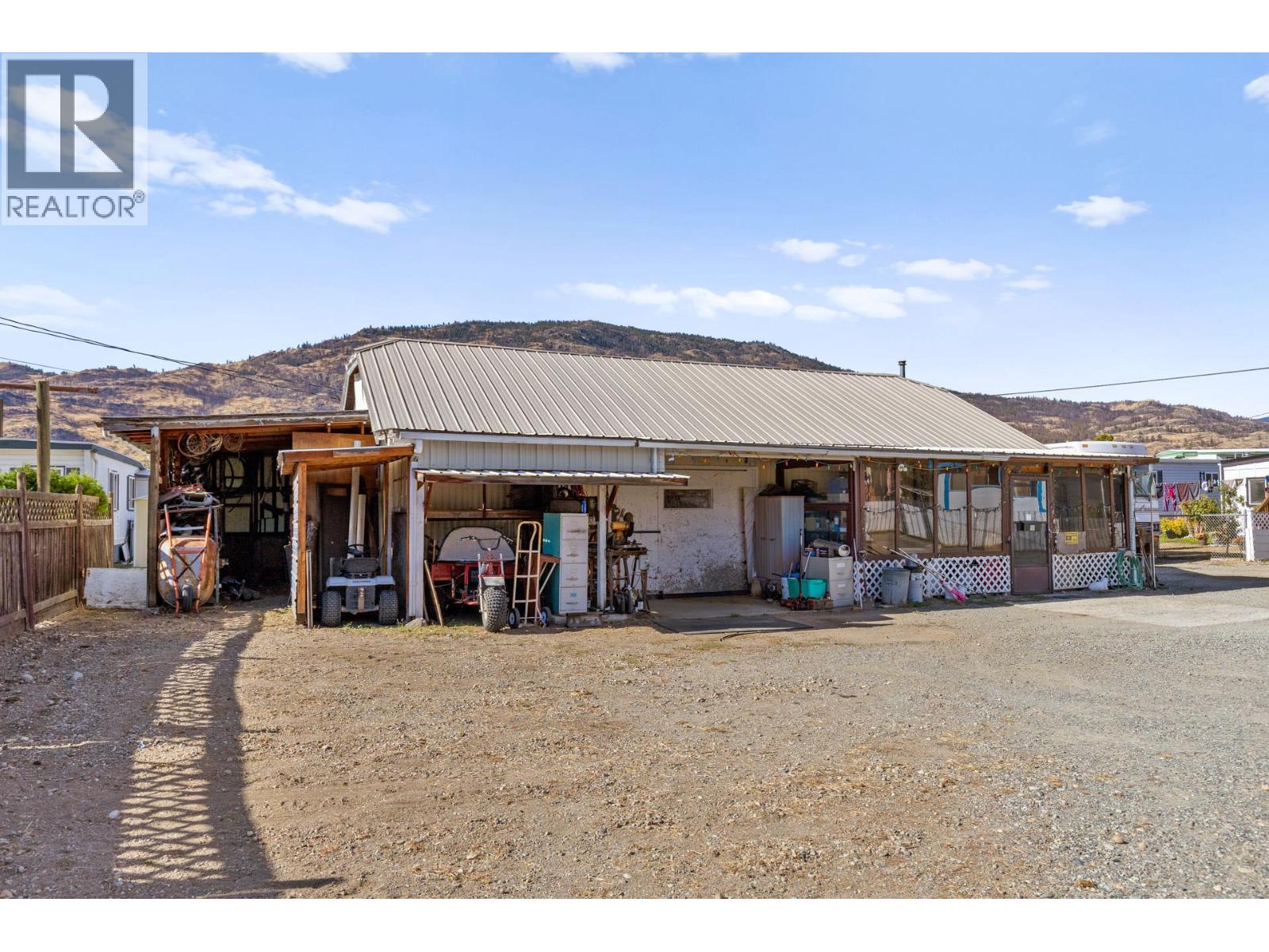 Picture for 7612 97th  Street https://www.cirrealty.ca/reb/bc/9/10365929_23.jpg