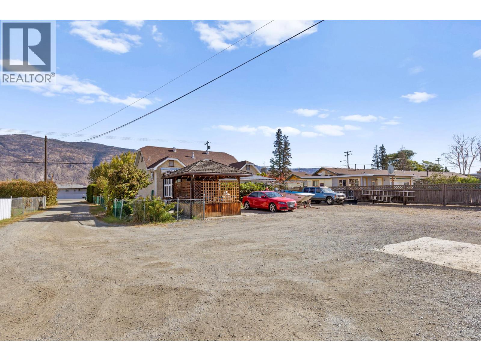 Picture for 7612 97th  Street https://www.cirrealty.ca/reb/bc/9/10365929_26.jpg