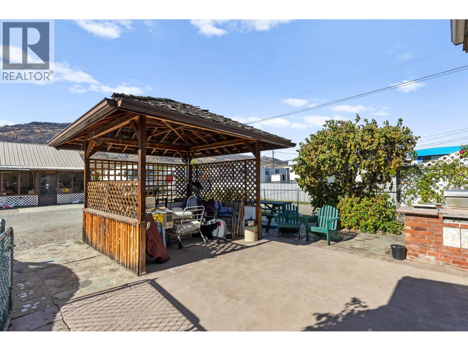 Picture for 7612 97th  Street https://www.cirrealty.ca/reb/bc/9/10365929_28.jpg