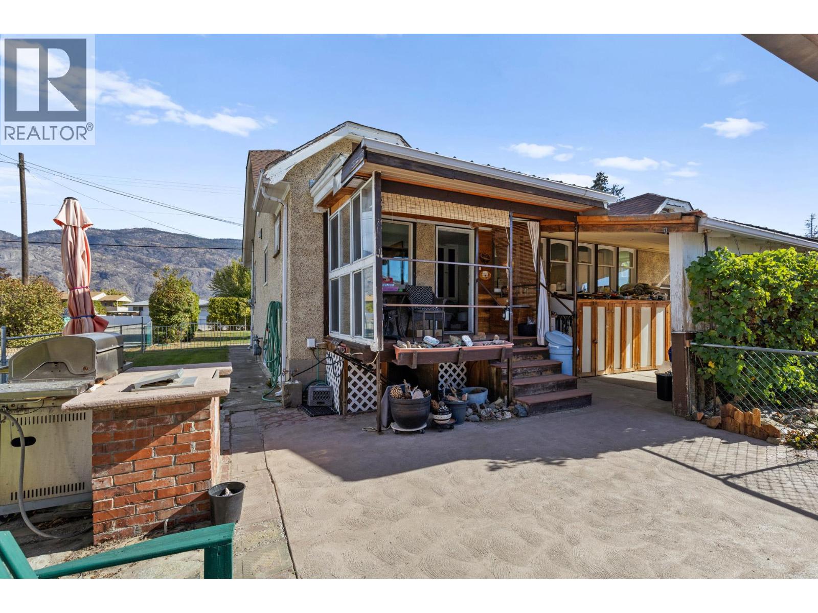 Picture for 7612 97th  Street https://www.cirrealty.ca/reb/bc/9/10365929_30.jpg