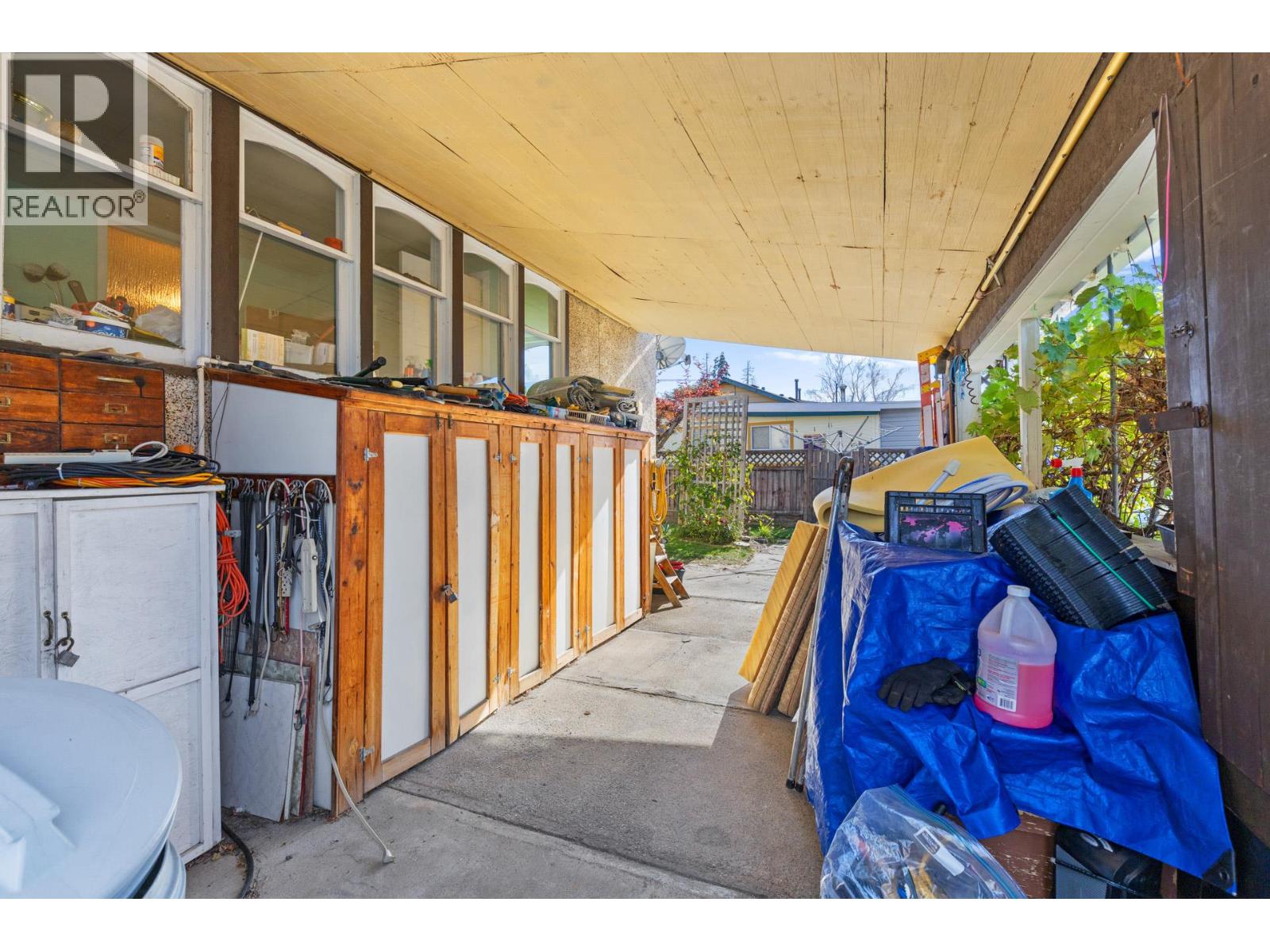 Picture for 7612 97th  Street https://www.cirrealty.ca/reb/bc/9/10365929_33.jpg