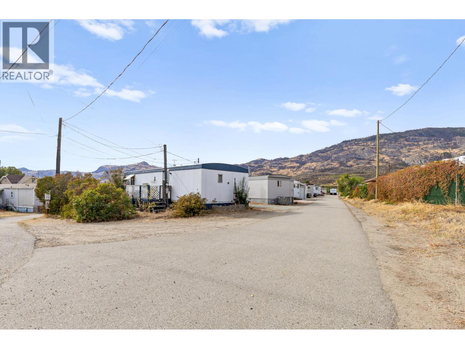 Picture for 7612 97th  Street https://www.cirrealty.ca/reb/bc/9/10365929_42.jpg