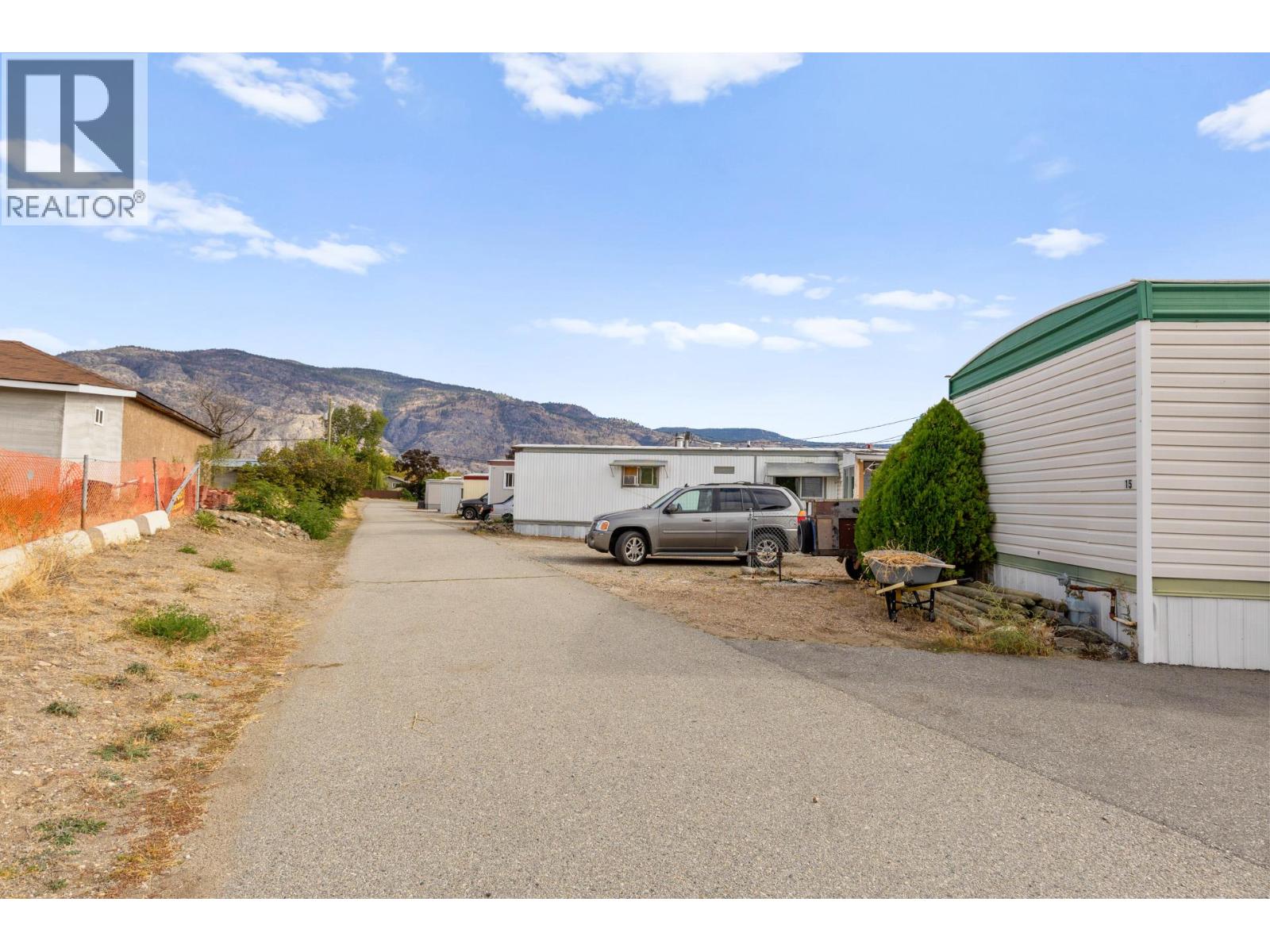 Picture for 7612 97th  Street https://www.cirrealty.ca/reb/bc/9/10365929_44.jpg