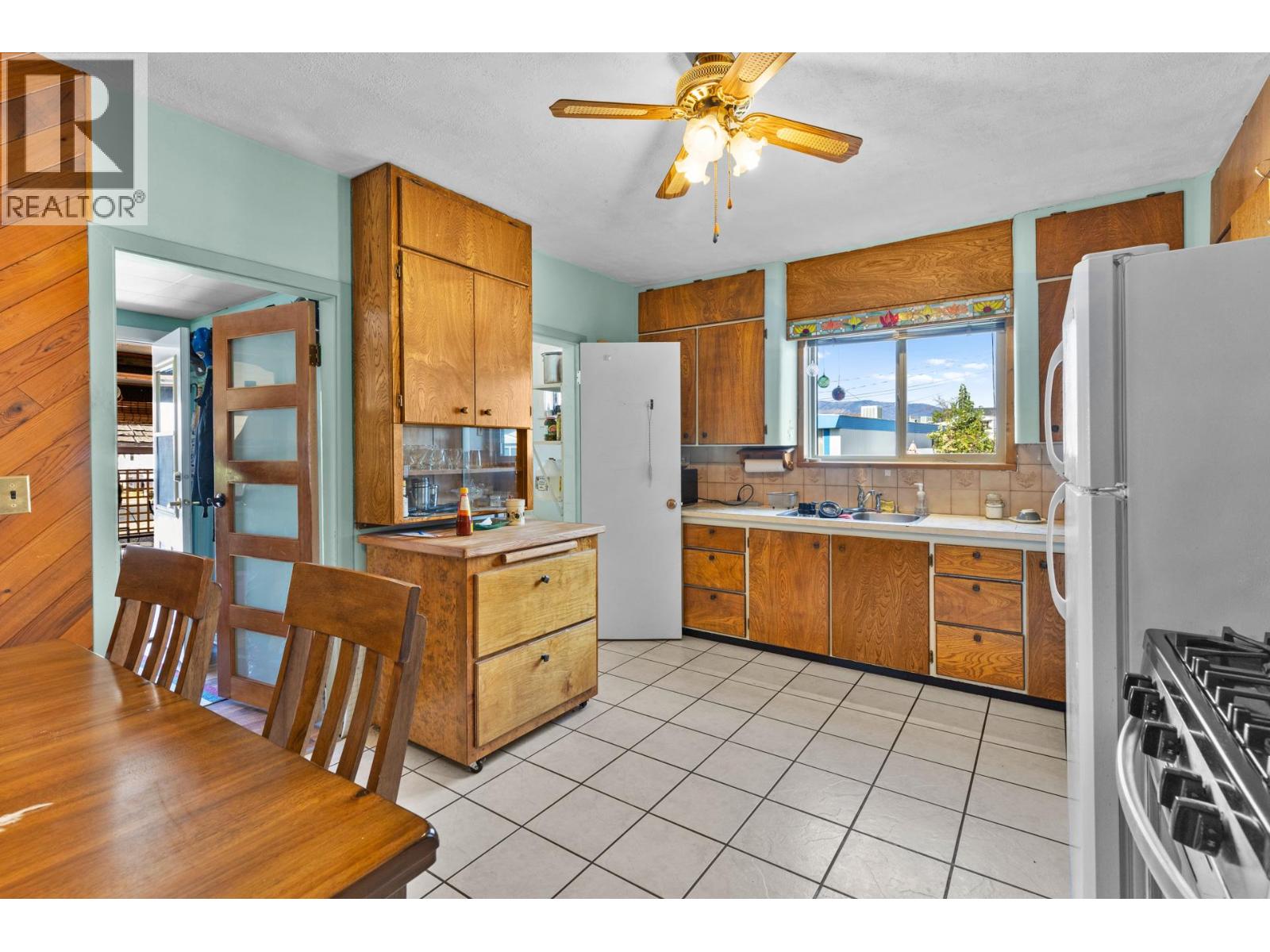 Picture for 7612 97th  Street https://www.cirrealty.ca/reb/bc/9/10365929_50.jpg