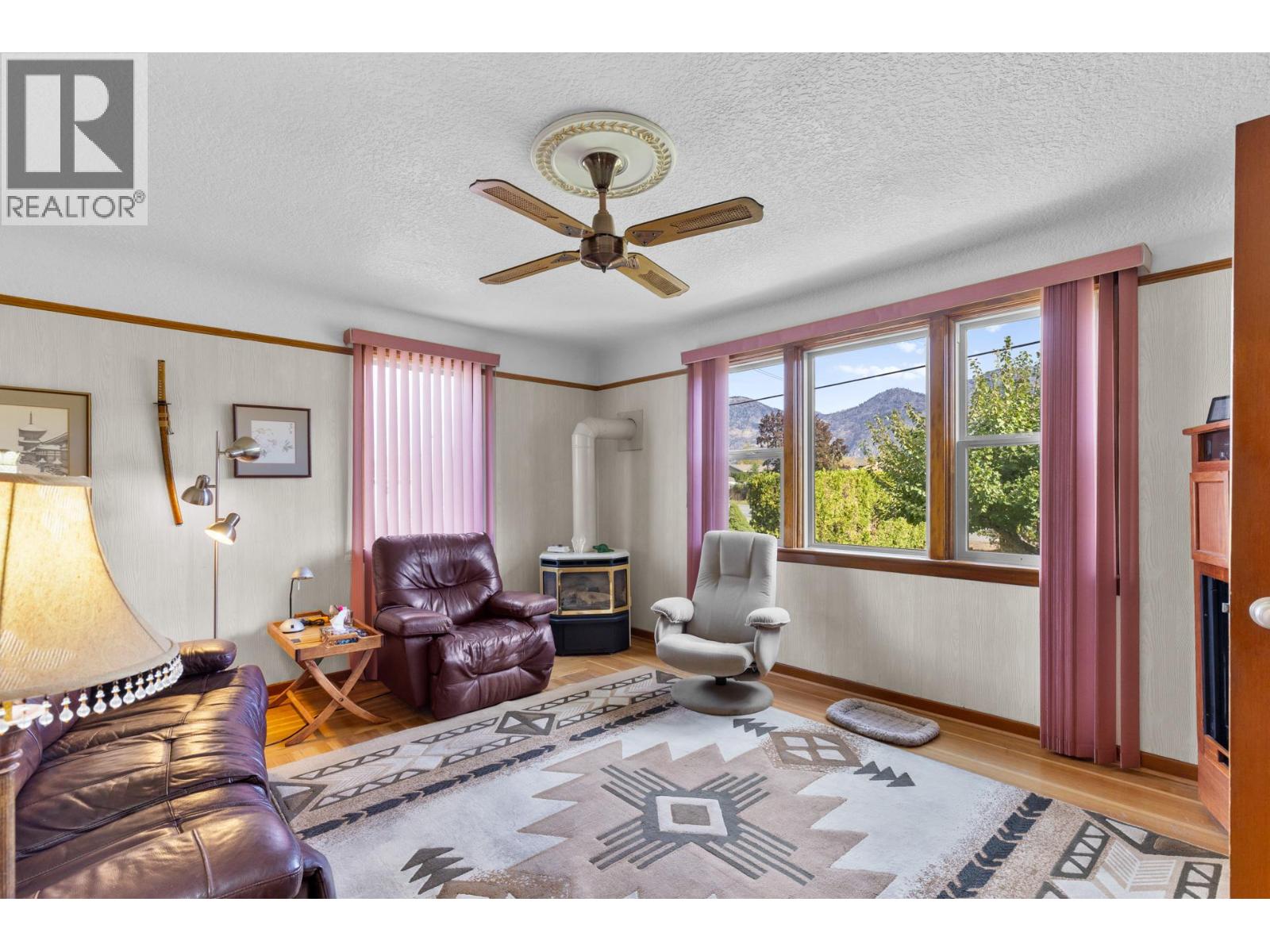 Picture for 7612 97th  Street https://www.cirrealty.ca/reb/bc/9/10365929_52.jpg