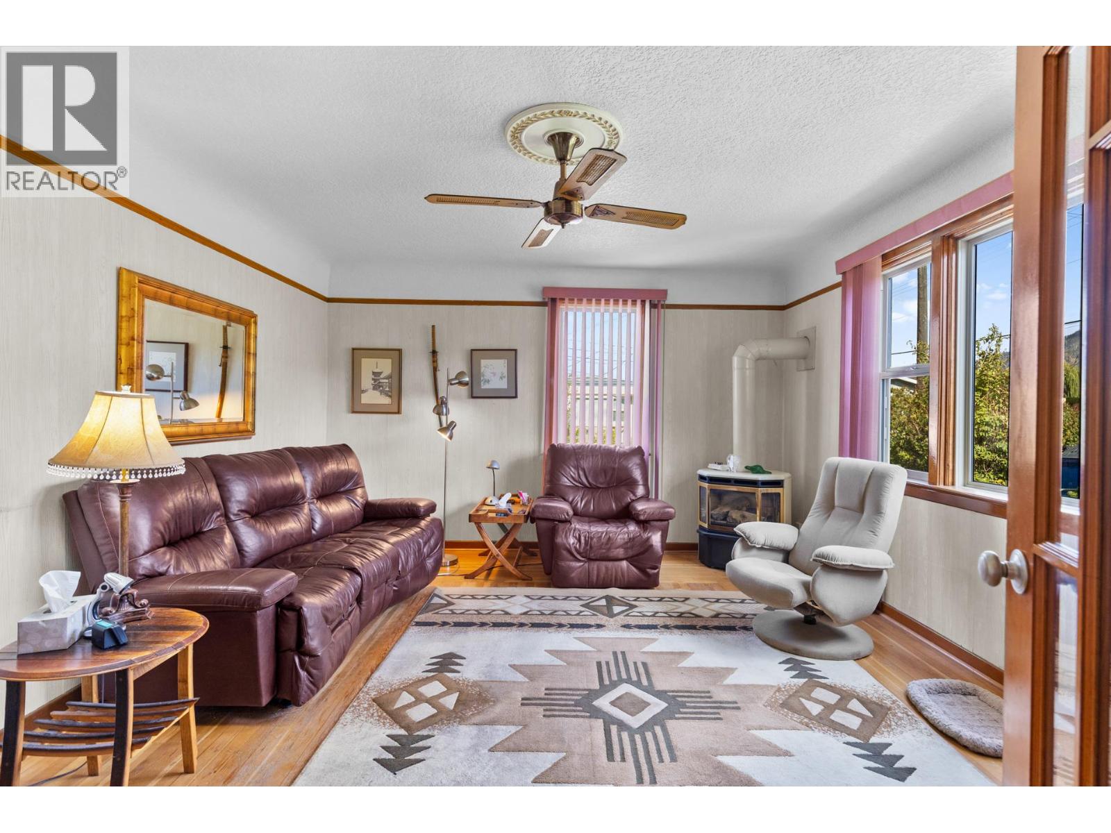 Picture for 7612 97th  Street https://www.cirrealty.ca/reb/bc/9/10365929_54.jpg