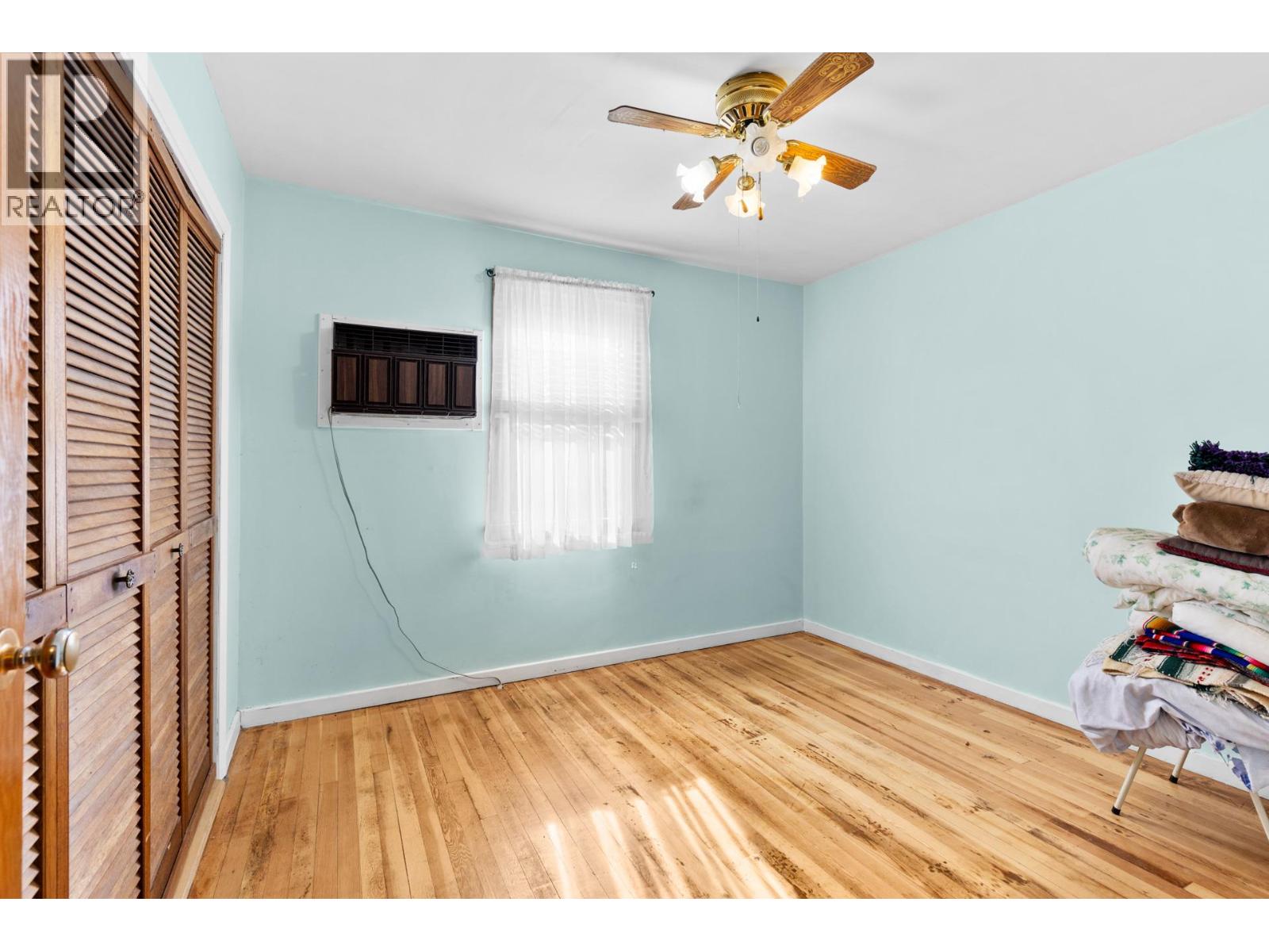 Picture for 7612 97th  Street https://www.cirrealty.ca/reb/bc/9/10365929_57.jpg