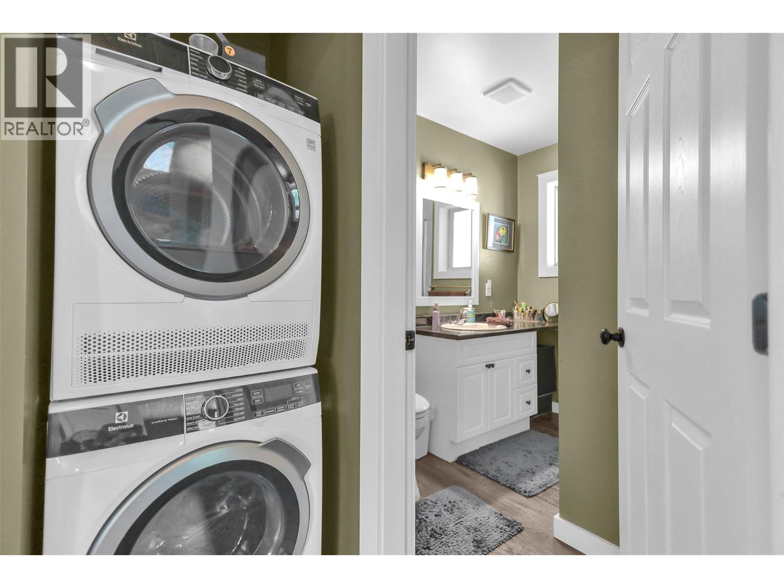 Picture for 3445 Blythe-Rhone  Road https://www.cirrealty.ca/reb/bc/9/10365989_8.jpg