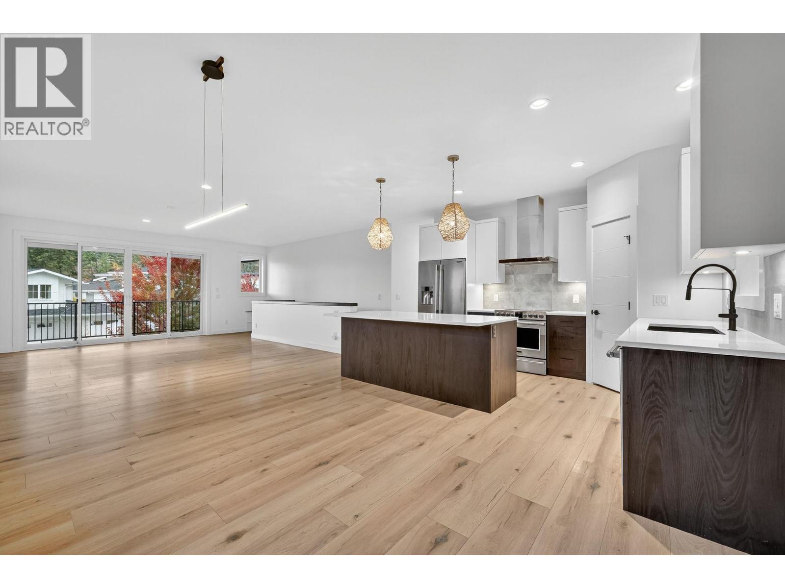 Picture for 135 Echo Ridge  Drive https://www.cirrealty.ca/reb/bc/9/10365999_21.jpg