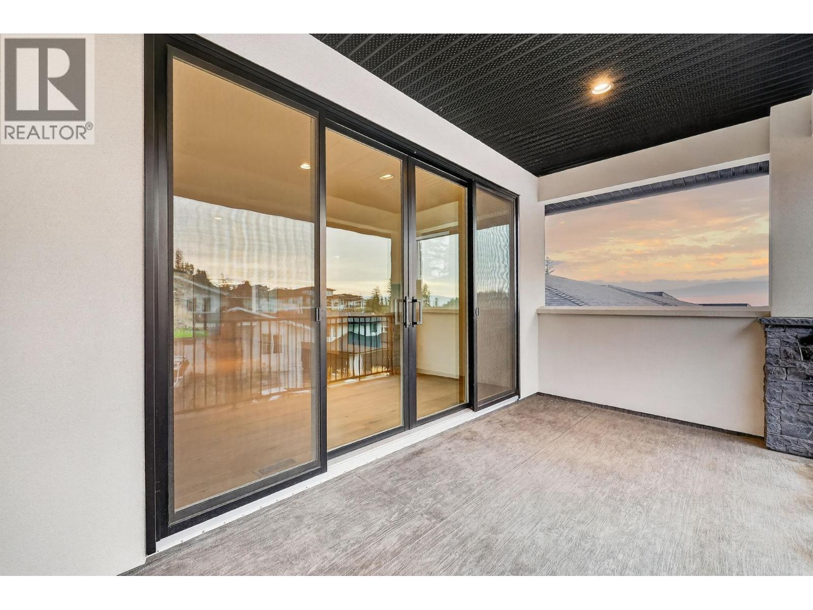 Picture for 135 Echo Ridge  Drive https://www.cirrealty.ca/reb/bc/9/10365999_28.jpg