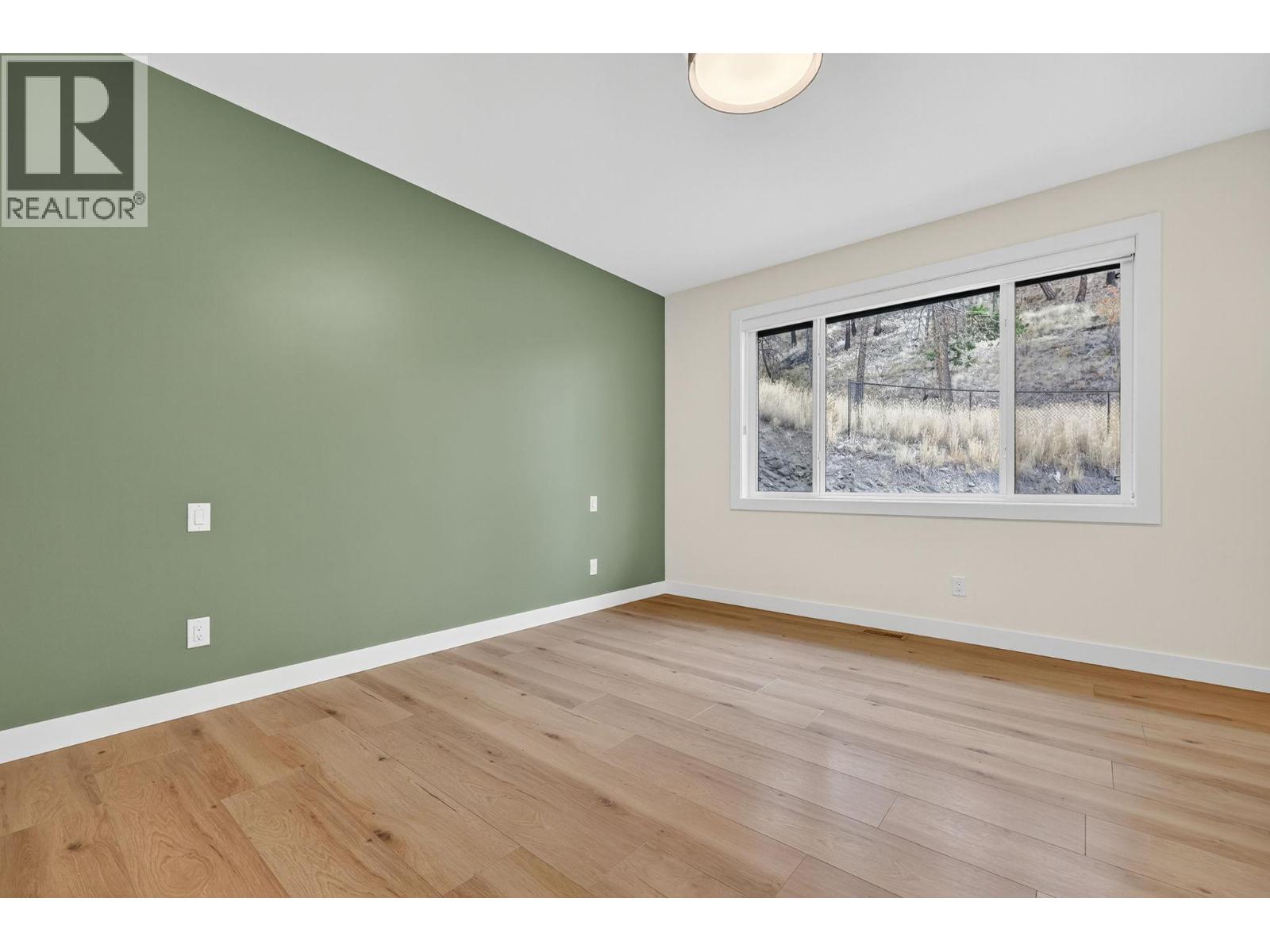 Picture for 135 Echo Ridge  Drive https://www.cirrealty.ca/reb/bc/9/10365999_30.jpg