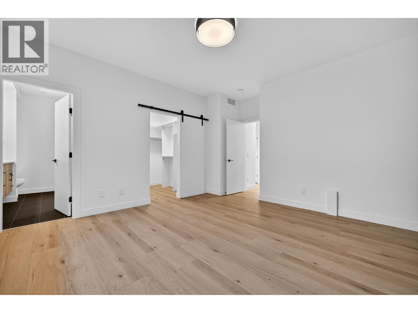 Picture for 135 Echo Ridge  Drive https://www.cirrealty.ca/reb/bc/9/10365999_31.jpg