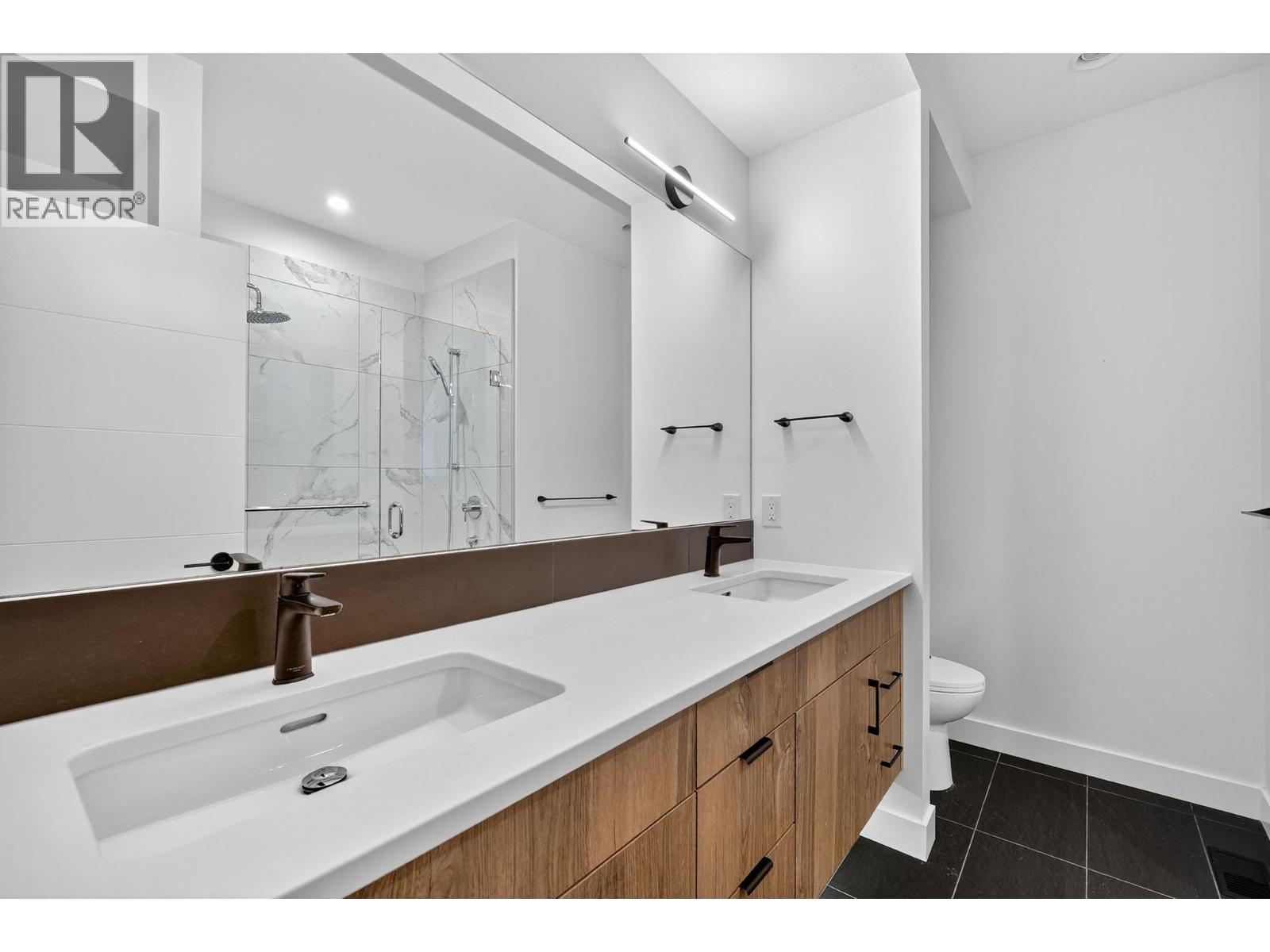 Picture for 135 Echo Ridge  Drive https://www.cirrealty.ca/reb/bc/9/10365999_33.jpg