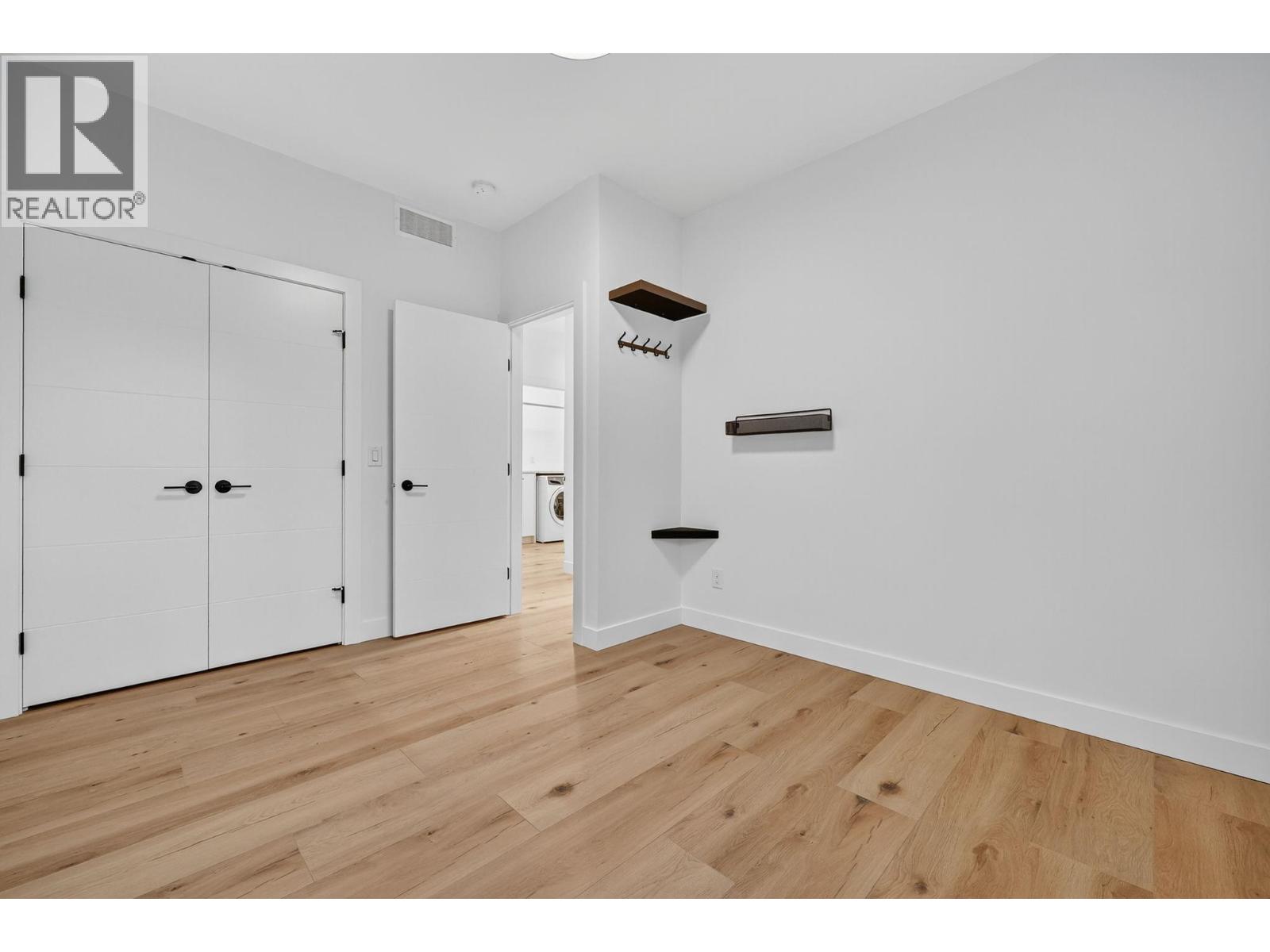 Picture for 135 Echo Ridge  Drive https://www.cirrealty.ca/reb/bc/9/10365999_38.jpg