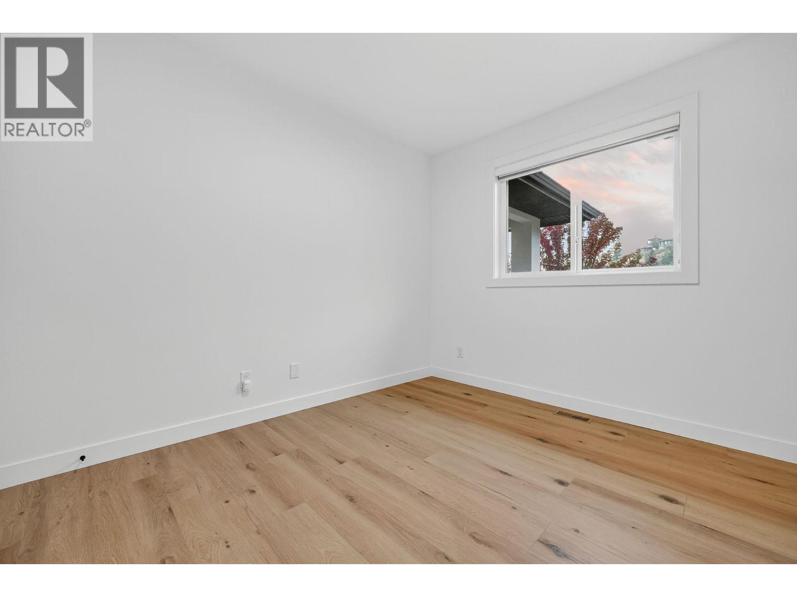 Picture for 135 Echo Ridge  Drive https://www.cirrealty.ca/reb/bc/9/10365999_39.jpg