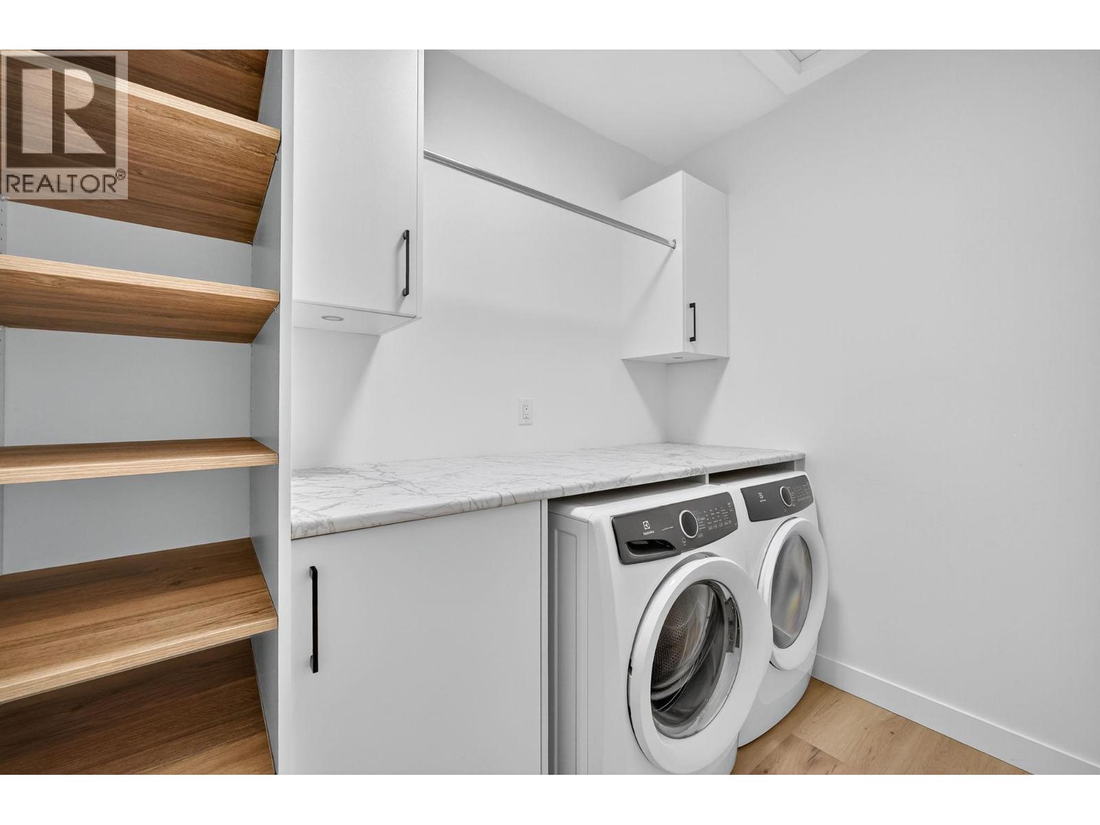 Picture for 135 Echo Ridge  Drive https://www.cirrealty.ca/reb/bc/9/10365999_43.jpg