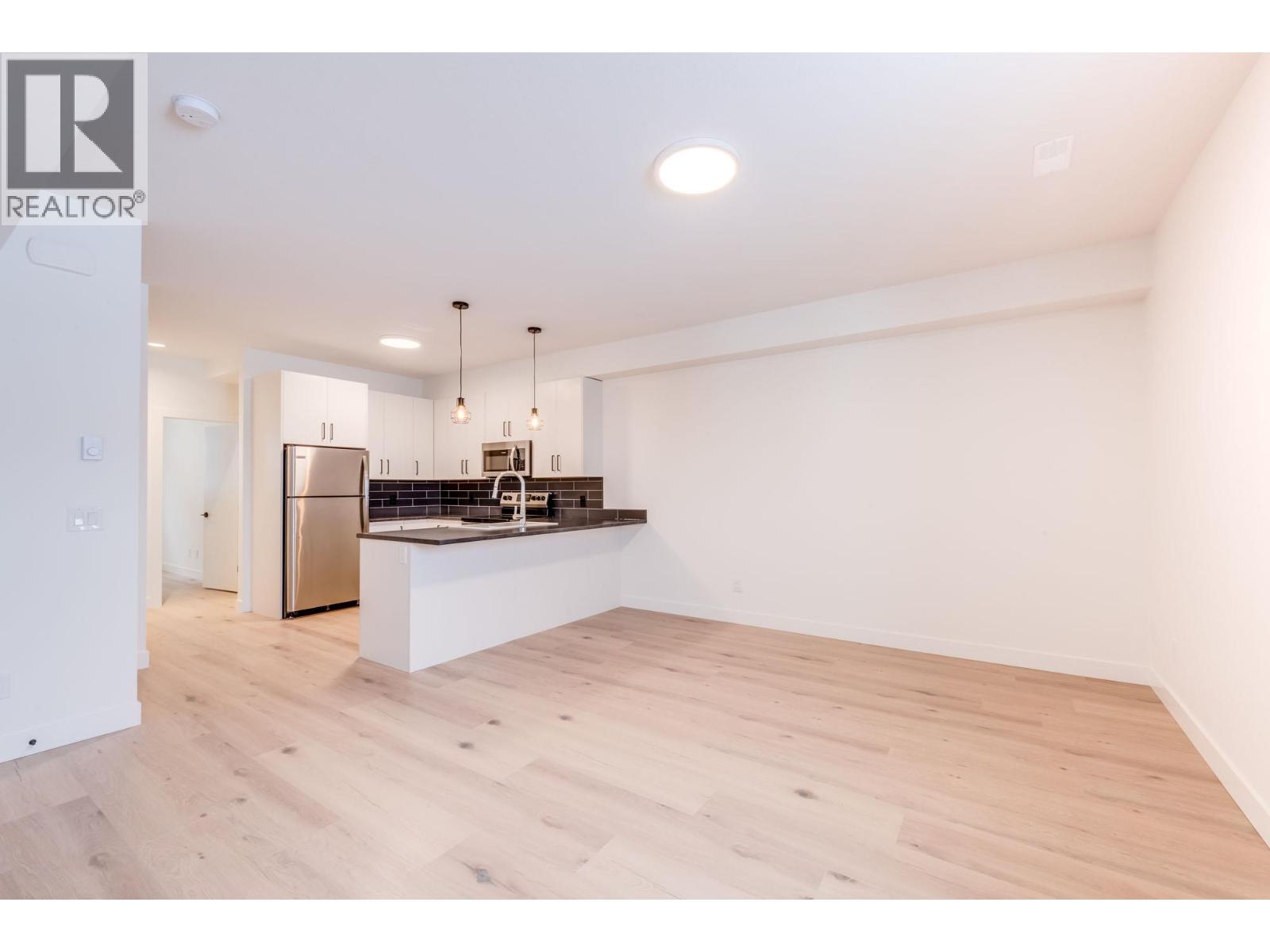 Picture for 135 Echo Ridge  Drive https://www.cirrealty.ca/reb/bc/9/10365999_44.jpg