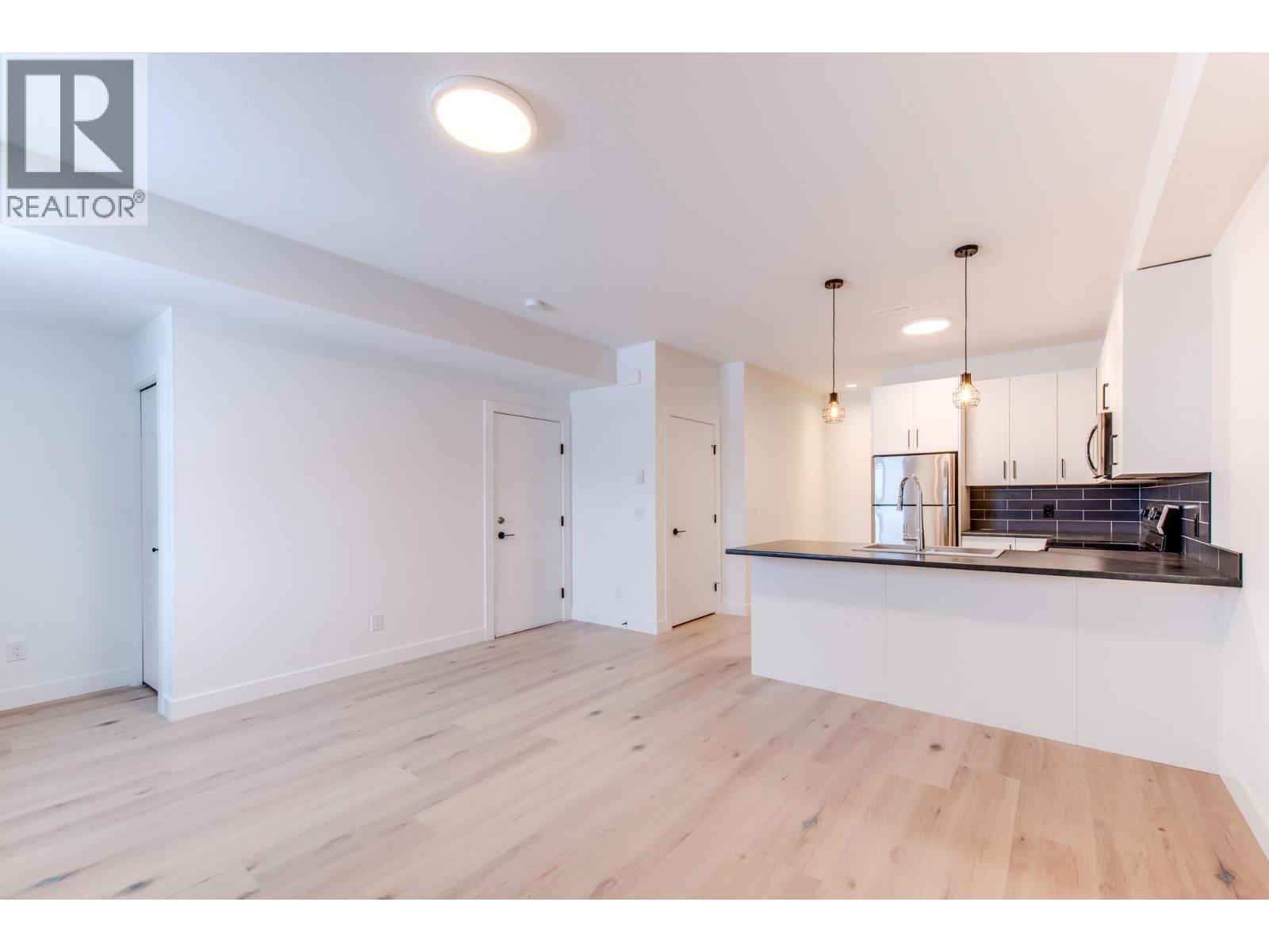 Picture for 135 Echo Ridge  Drive https://www.cirrealty.ca/reb/bc/9/10365999_45.jpg