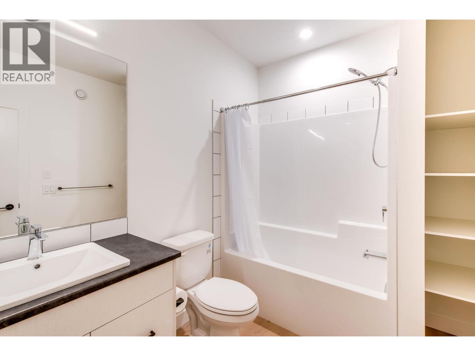 Picture for 135 Echo Ridge  Drive https://www.cirrealty.ca/reb/bc/9/10365999_53.jpg