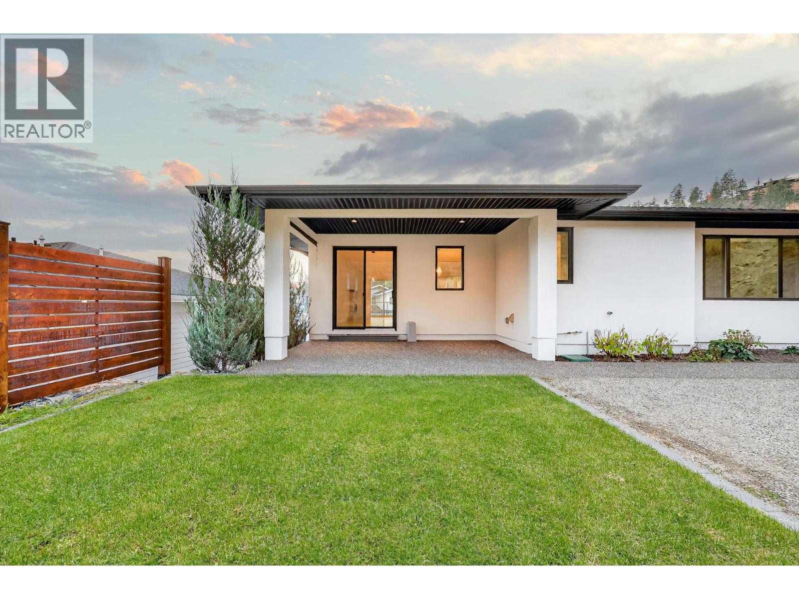 Picture for 135 Echo Ridge  Drive https://www.cirrealty.ca/reb/bc/9/10365999_54.jpg