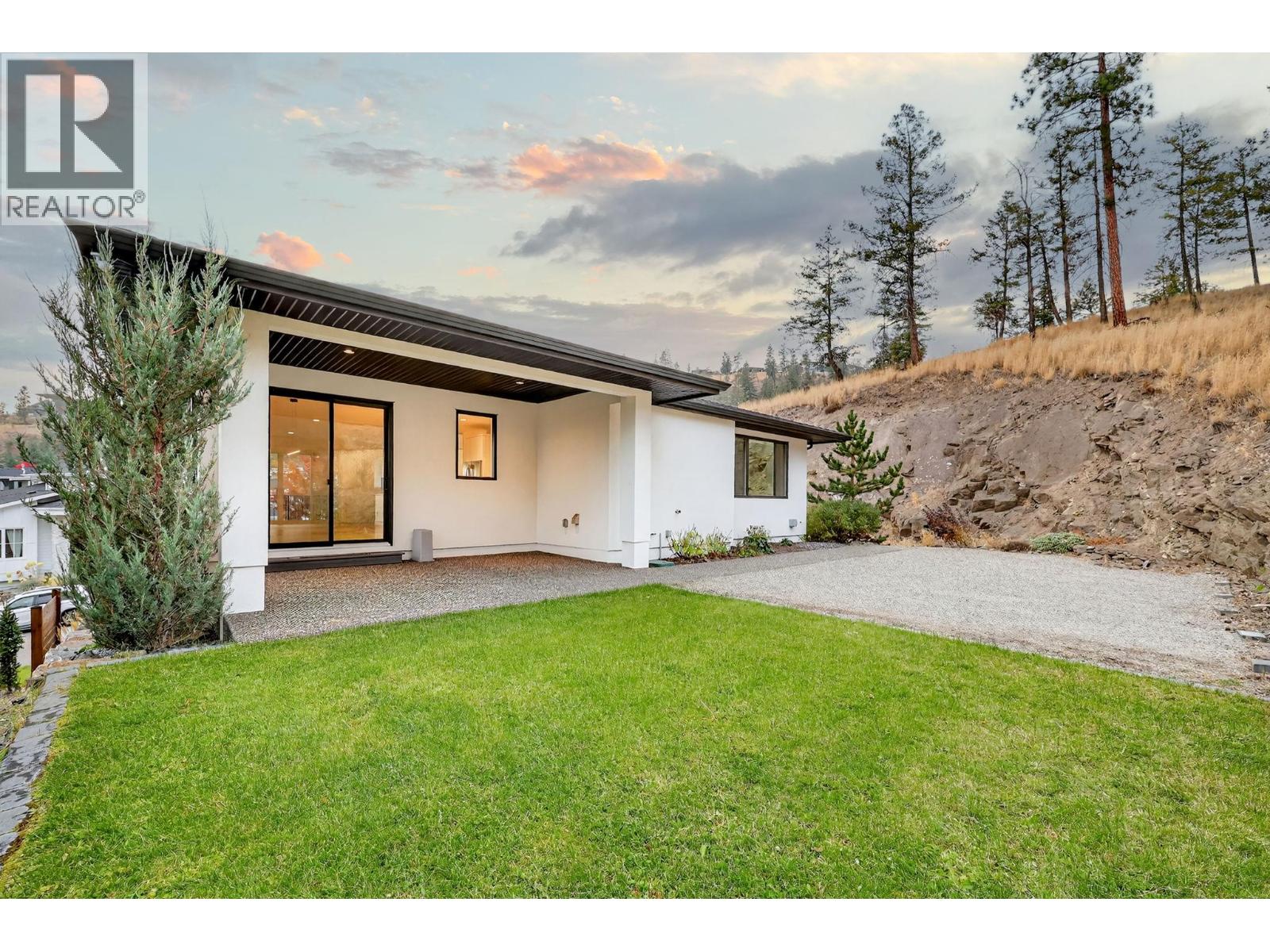 Picture for 135 Echo Ridge  Drive https://www.cirrealty.ca/reb/bc/9/10365999_56.jpg