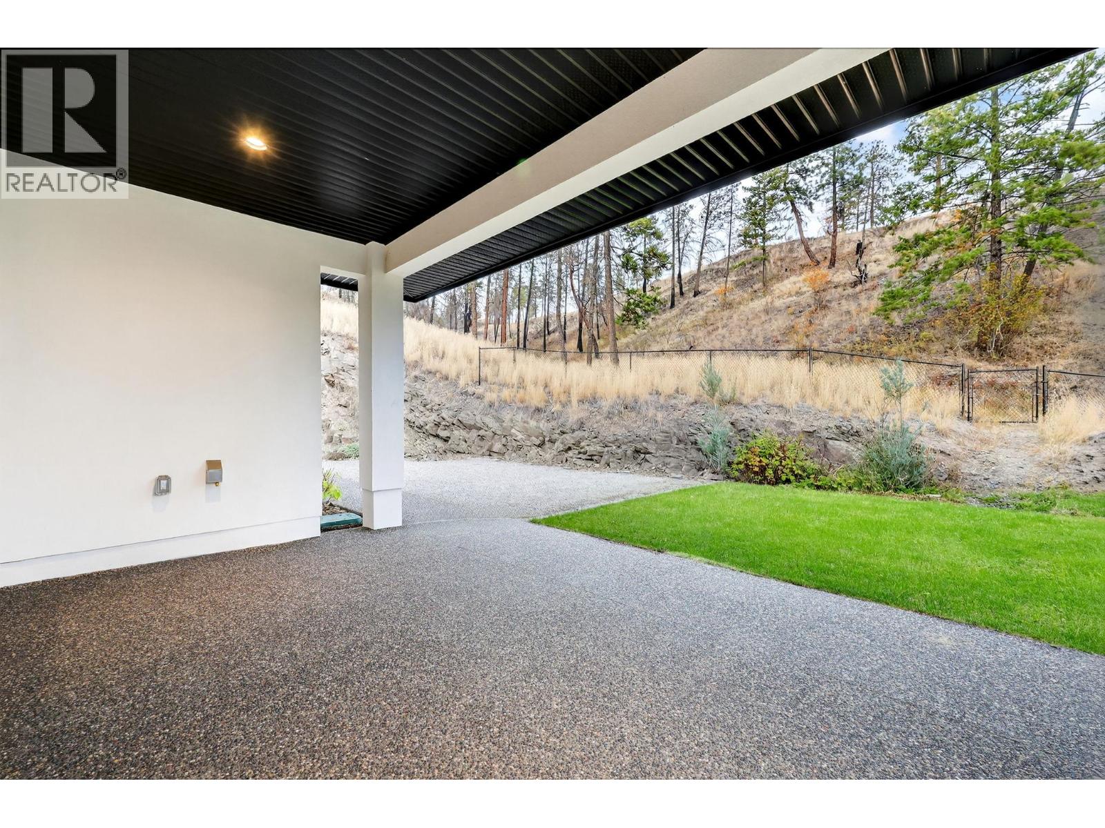 Picture for 135 Echo Ridge  Drive https://www.cirrealty.ca/reb/bc/9/10365999_58.jpg