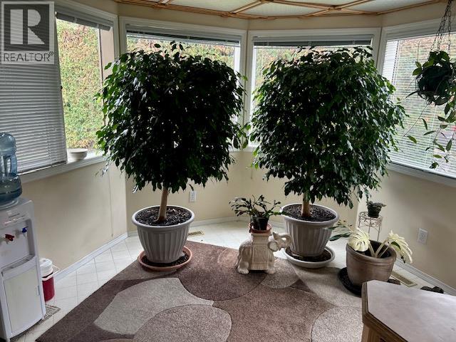 Picture for 3599 Lakeshore  Road https://www.cirrealty.ca/reb/bc/9/10366019_7.jpg