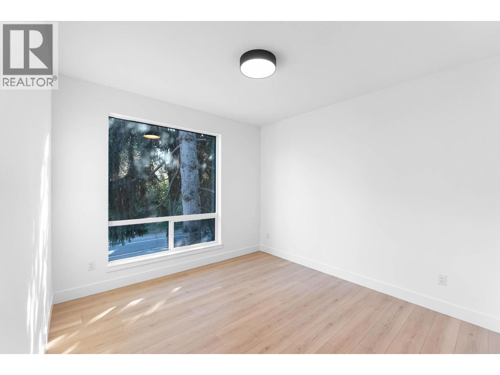 Picture for 4630 McClure  Road https://www.cirrealty.ca/reb/bc/9/10366039_37.jpg