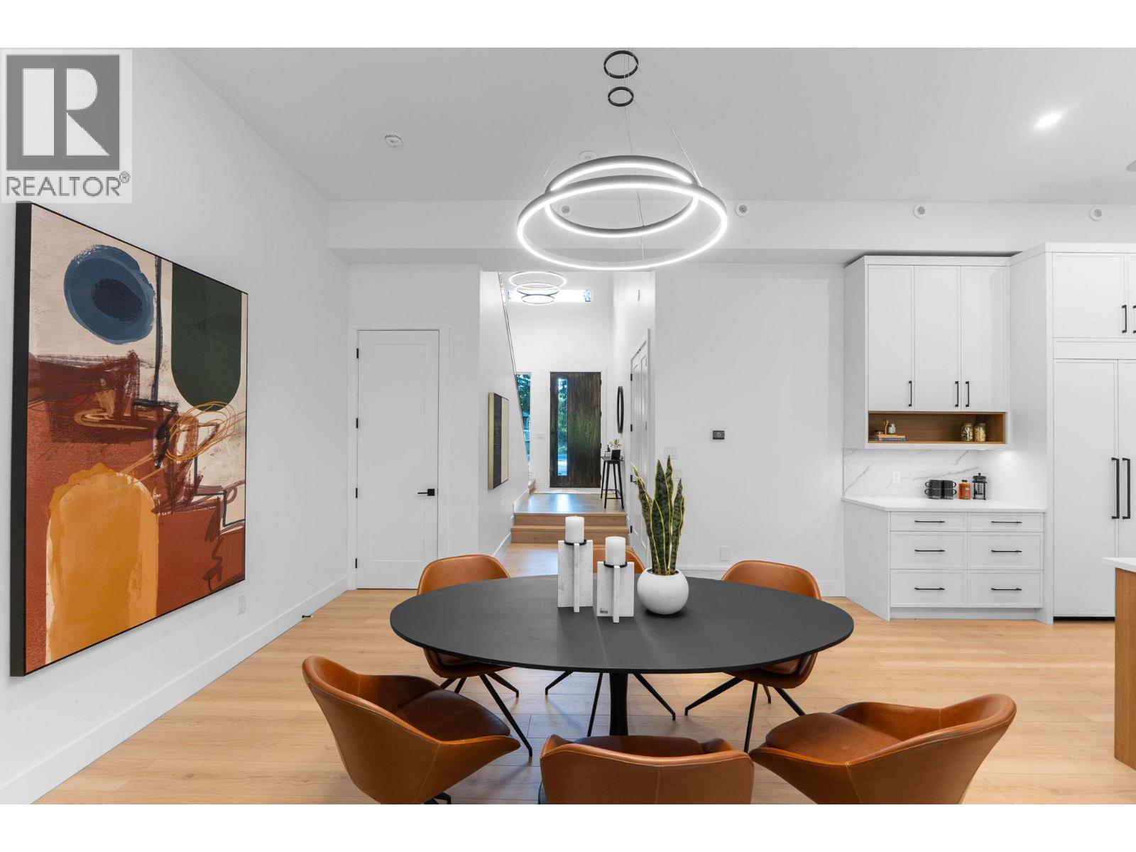 Picture for 4630 McClure  Road https://www.cirrealty.ca/reb/bc/9/10366039_8.jpg