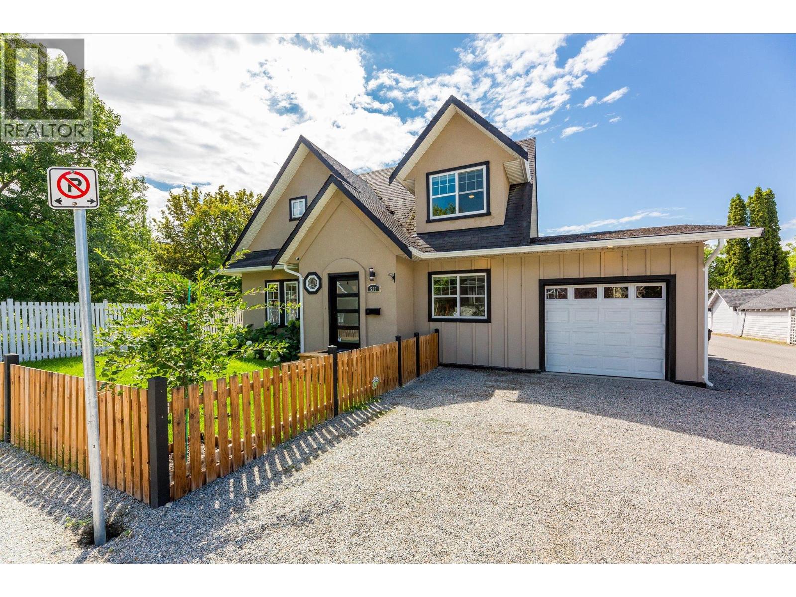 Picture for 530 Rowcliffe  Avenue https://www.cirrealty.ca/reb/bc/9/10366279_25.jpg