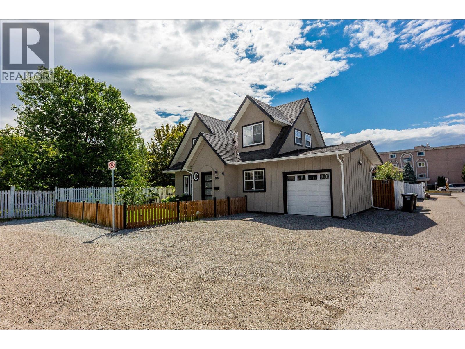 Picture for 530 Rowcliffe  Avenue https://www.cirrealty.ca/reb/bc/9/10366279_27.jpg