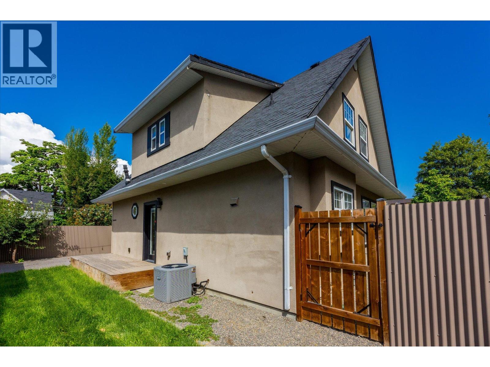 Picture for 530 Rowcliffe  Avenue https://www.cirrealty.ca/reb/bc/9/10366279_33.jpg