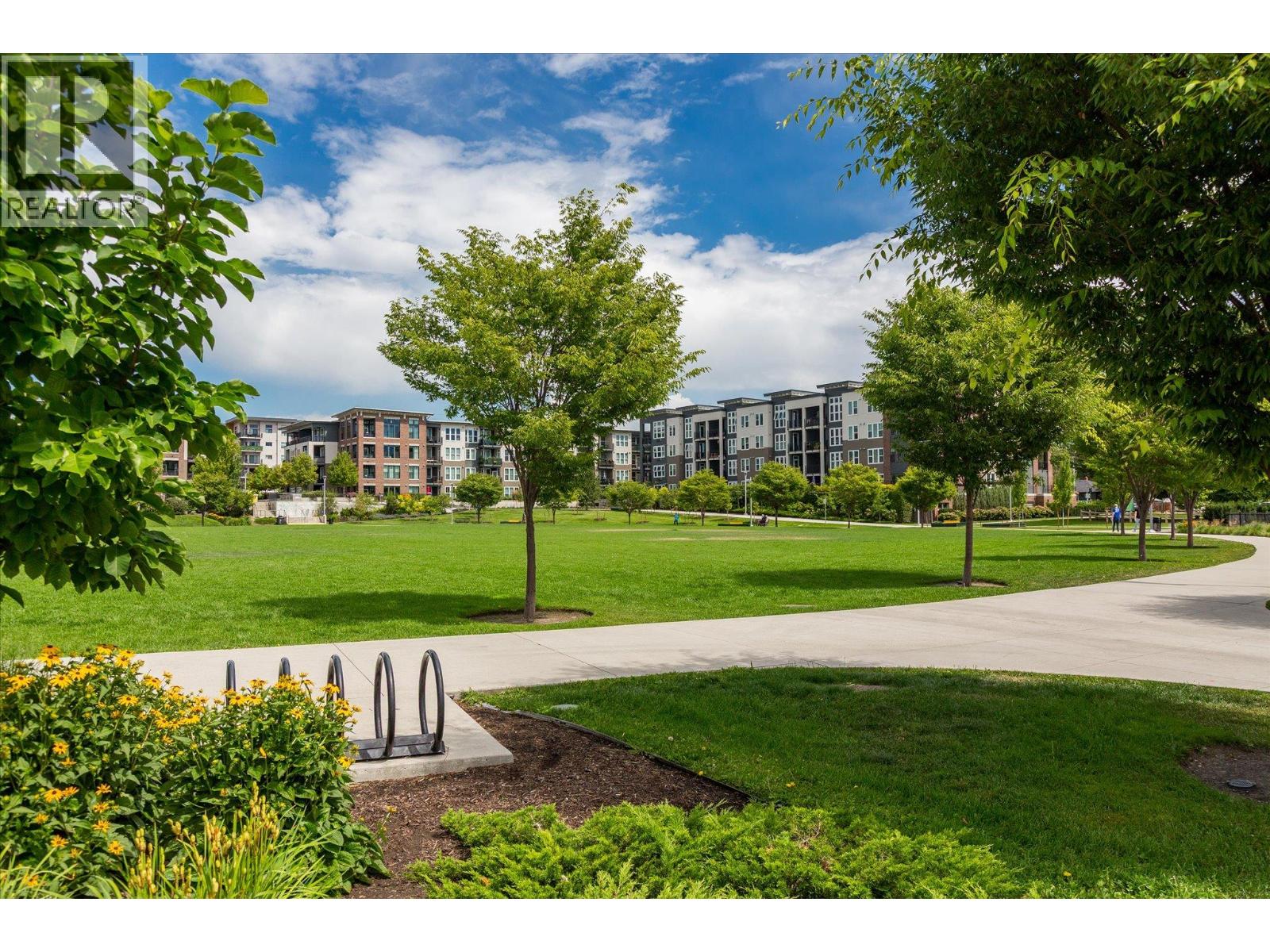 Picture for 530 Rowcliffe  Avenue https://www.cirrealty.ca/reb/bc/9/10366279_35.jpg