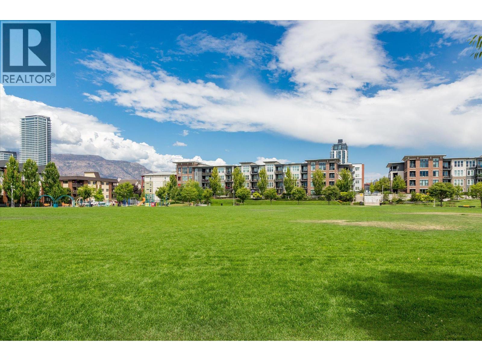 Picture for 530 Rowcliffe  Avenue https://www.cirrealty.ca/reb/bc/9/10366279_38.jpg