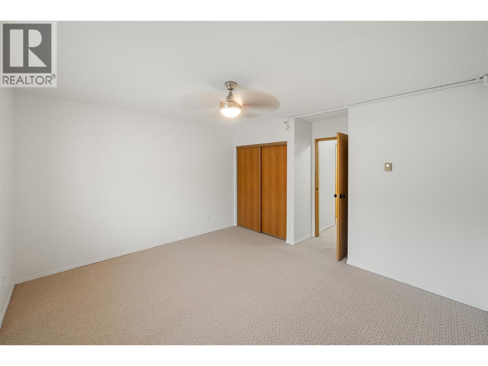 Picture for Unit #404, 284 YORKTON  Avenue https://www.cirrealty.ca/reb/bc/9/10366359_15.jpg