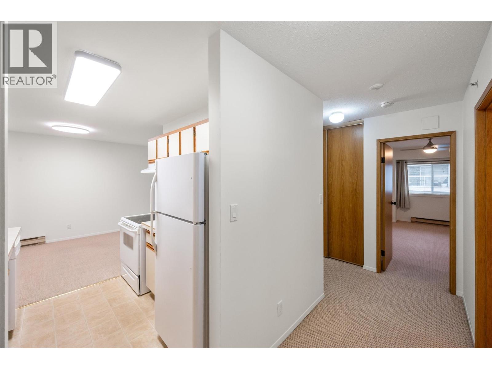 Picture for Unit #404, 284 YORKTON  Avenue https://www.cirrealty.ca/reb/bc/9/10366359_20.jpg