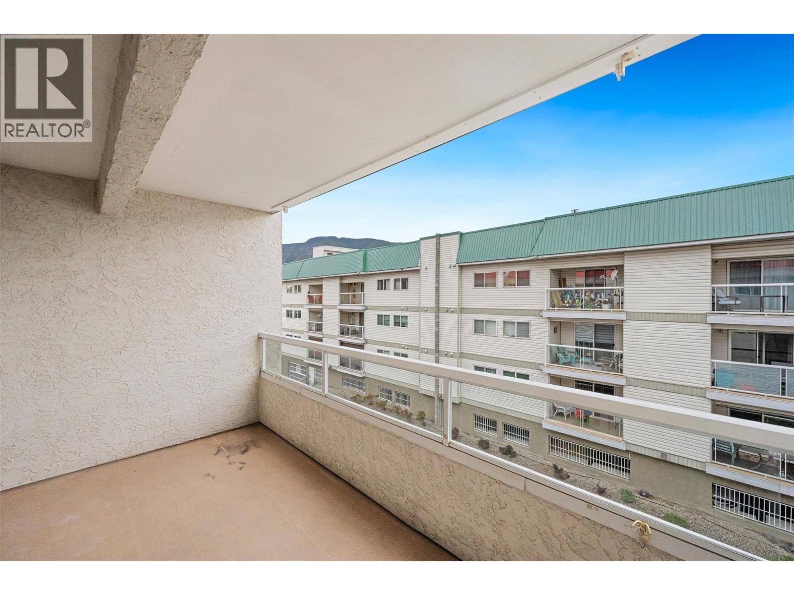 Picture for Unit #404, 284 YORKTON  Avenue https://www.cirrealty.ca/reb/bc/9/10366359_22.jpg