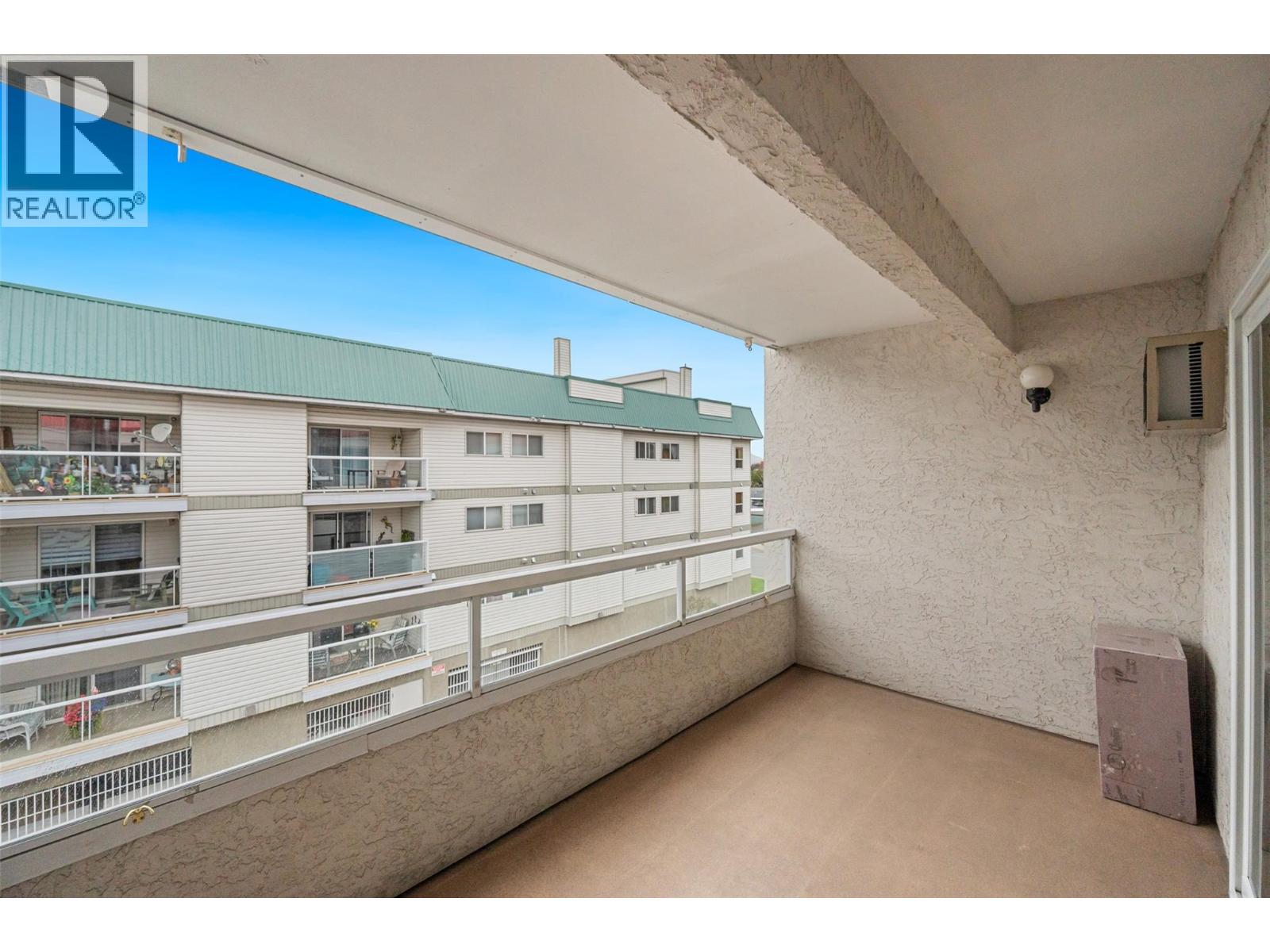 Picture for Unit #404, 284 YORKTON  Avenue https://www.cirrealty.ca/reb/bc/9/10366359_23.jpg