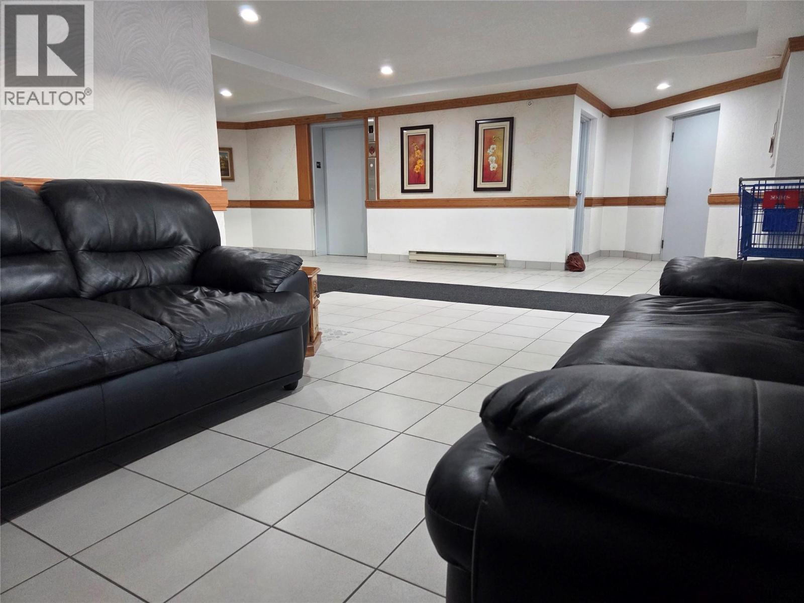 Picture for Unit #404, 284 YORKTON  Avenue https://www.cirrealty.ca/reb/bc/9/10366359_31.jpg