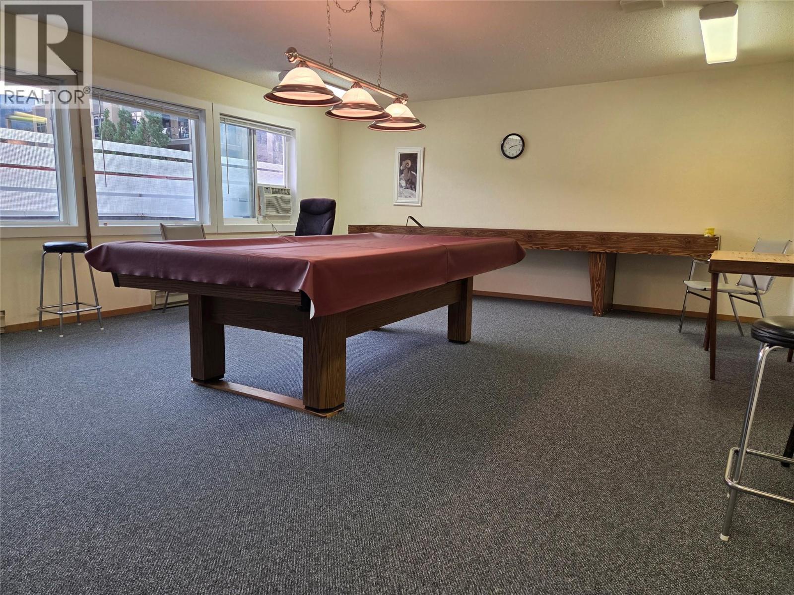 Picture for Unit #404, 284 YORKTON  Avenue https://www.cirrealty.ca/reb/bc/9/10366359_32.jpg