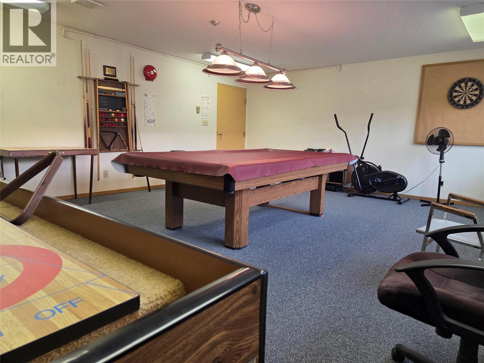 Picture for Unit #404, 284 YORKTON  Avenue https://www.cirrealty.ca/reb/bc/9/10366359_33.jpg