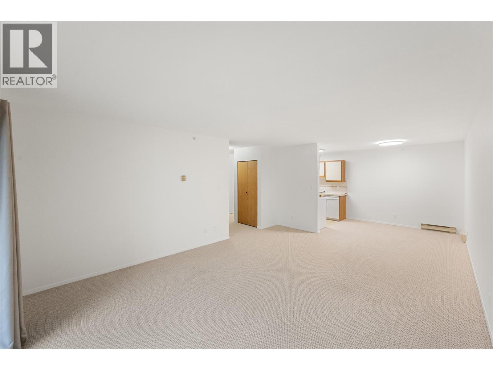 Picture for Unit #404, 284 YORKTON  Avenue https://www.cirrealty.ca/reb/bc/9/10366359_7.jpg