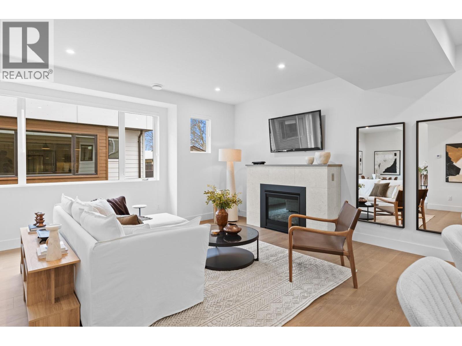 Picture for Unit #6, 1463 Inkar  Road https://www.cirrealty.ca/reb/bc/9/10366479_13.jpg