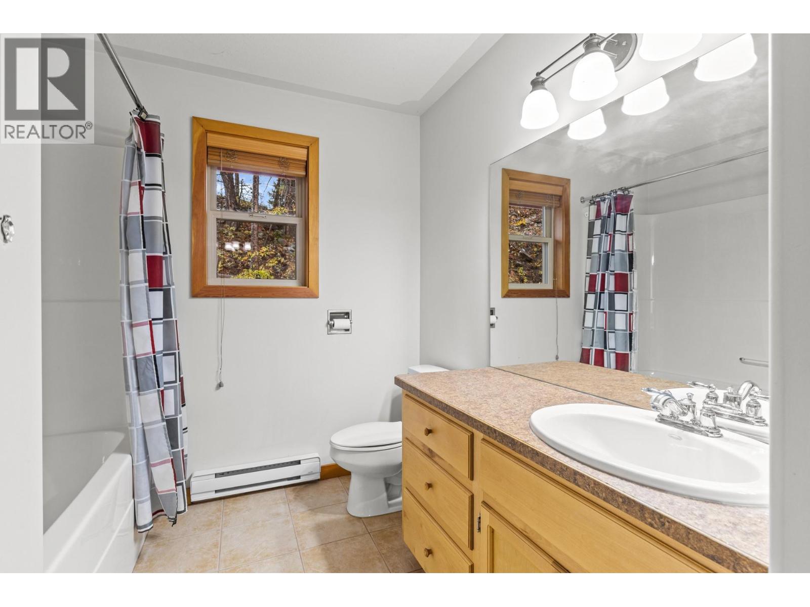 Picture for 849 Balsam  Road https://www.cirrealty.ca/reb/bc/9/10366529_24.jpg