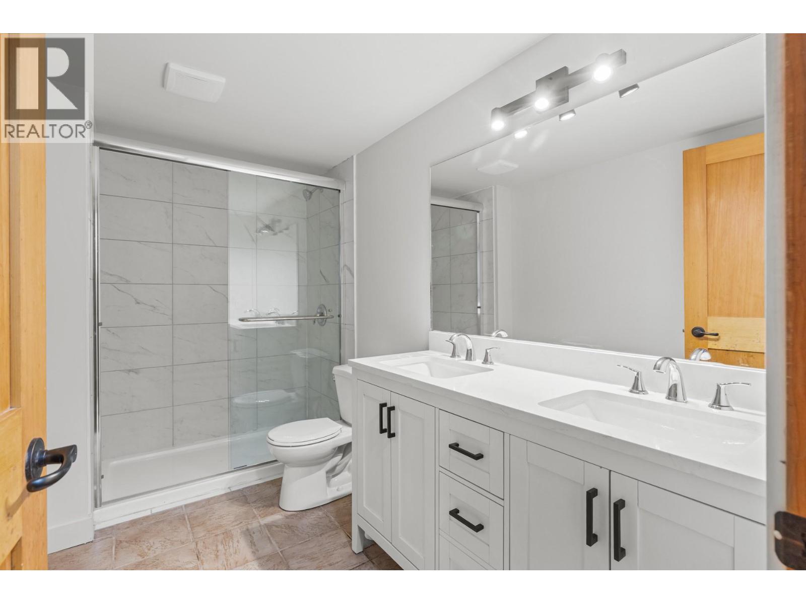 Picture for 849 Balsam  Road https://www.cirrealty.ca/reb/bc/9/10366529_36.jpg